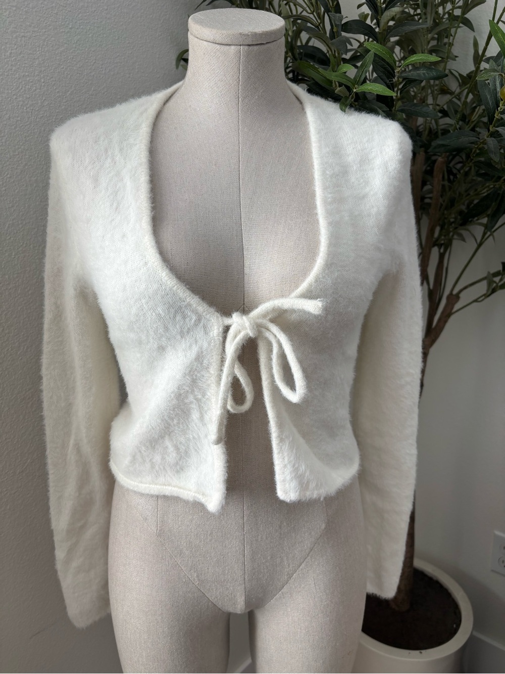 Divided H&M Cream Tie-Front Fuzzy Cardigan